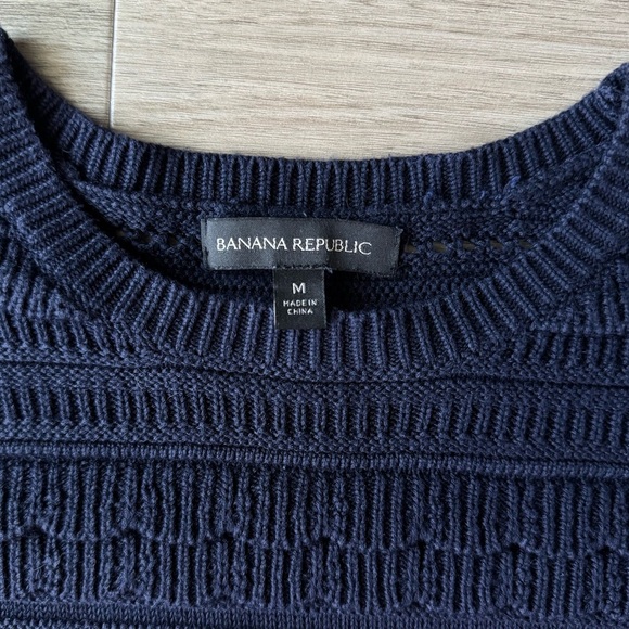 Banana Republic Navy Blue Scallop Knit Crew Neck Sweater 3/4 Sleeve Size Medium - Picture 3 of 5